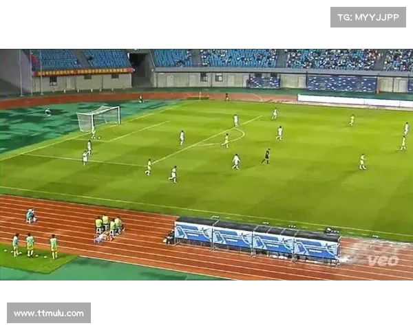 申花小将致敬小贝 在U21联赛中上演后场超远吊射惊艳全场